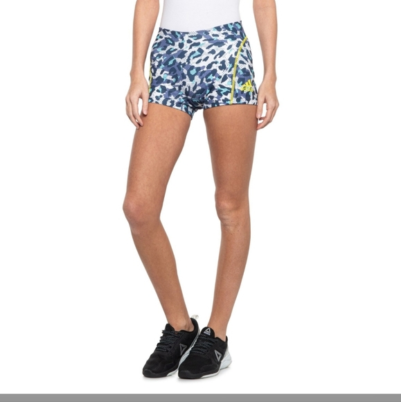 ♡NWT♡ Adidas Shorts - Picture 2 of 4
